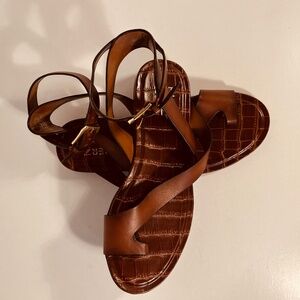 Classy  Naturalizer Cordovan Flat Sandals